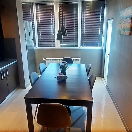 Zonata 2 Bedroom Cozy And Stylish Apartment *