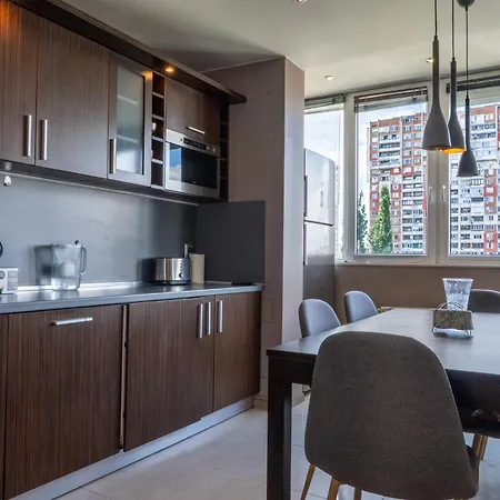 Zonata 2 Bedroom Cozy And Stylish Apartment *