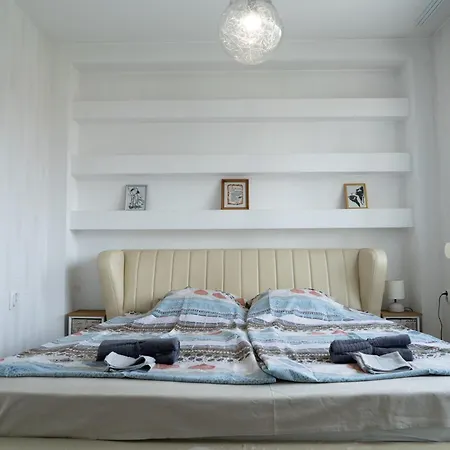 Zonata 2 Bedroom Cozy And Stylish Apartment Sofia